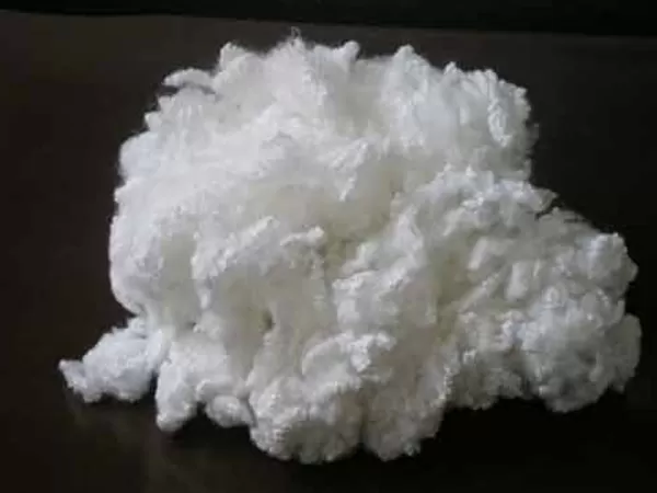 Xơ Polyester rỗng 3 chiều có dầu Silicon – loại bán nguyên sinh – 3D64HCS-AAA