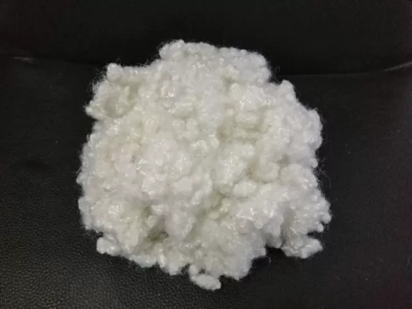 Polyester-Staple-Fiber-15D-64-HCS-Xơ Polyester loại rỗng ba chiều có dầu 15D64mm HCS