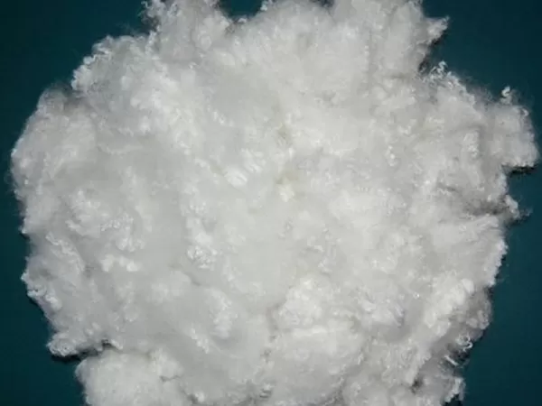 Xơ Polyester rỗng 3 chiều có dầu silicon loại tuyển-3D64HCS